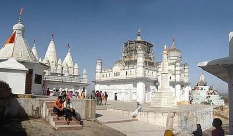 Datia: Bir Singh Palace, Peetambara Peeth & Sonagiri Tour - FAQ