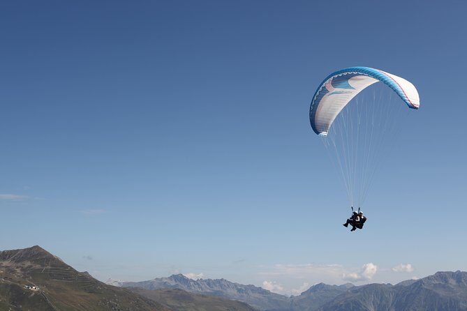 Davos Paragliding Private Tandem Pilot Half Day - Why Consider a Paragliding Tour in Davos?