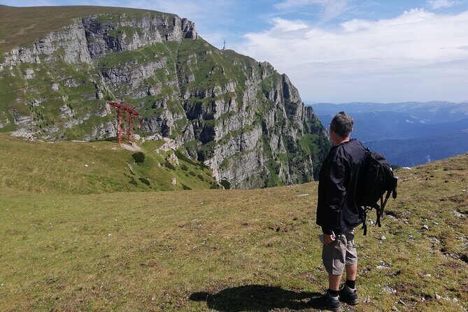 Day Hike in Carpathian Mountains for all levels in five areas - Exploring the Carpathian Mountains: A Detailed Review