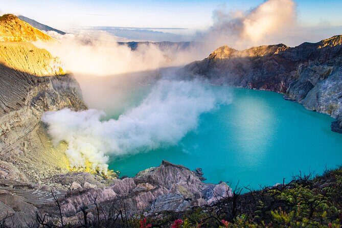 Day Hike Mount Ijen Mid Night Blue Fire Guided Tour - Experience the Mystery of Mount Ijen: A Guided Night Hike