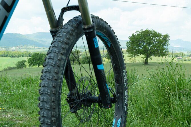 Day in Guided Tour in the Balcony of Wonders - Exploring Marche on Two Wheels and Two Feet