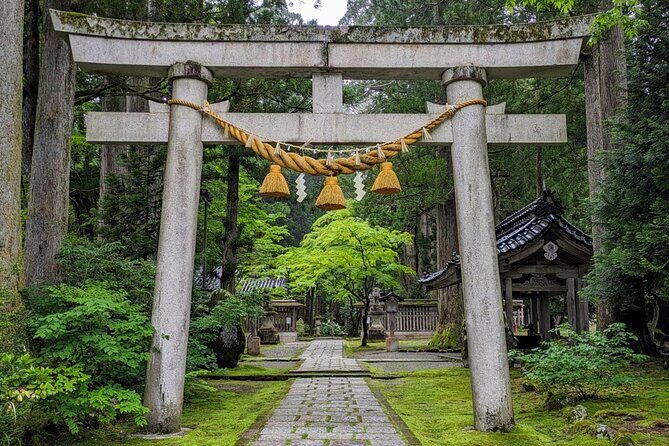 Day Tour from Kanazawa OR Toyama: Snow Wall and Mysterious Valley - The Value of This Tour