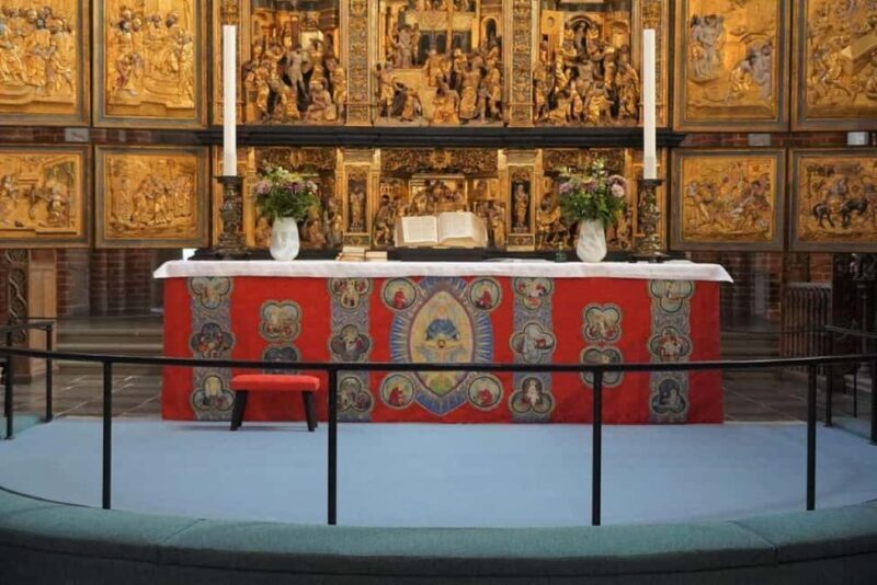 Day tour to: Cathedral, Viking Ships & a renaissance Palace - Key Points