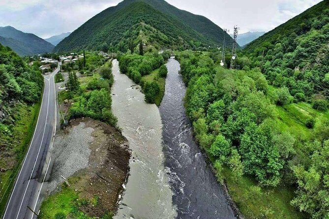 Day tour to mountains Jinvali lake, Ananuri, Kazbegi, Arch friendship - FAQs