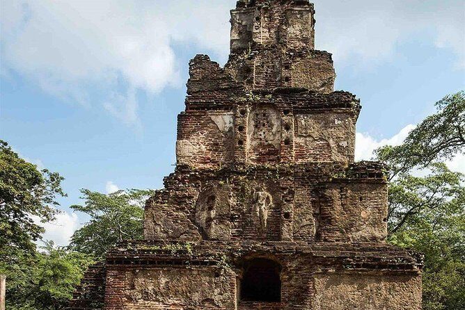 Day Tour to Polannaruwa from Kandy by Lux Tours Lanka - An In-Depth Look at the Polonnaruwa Day Tour