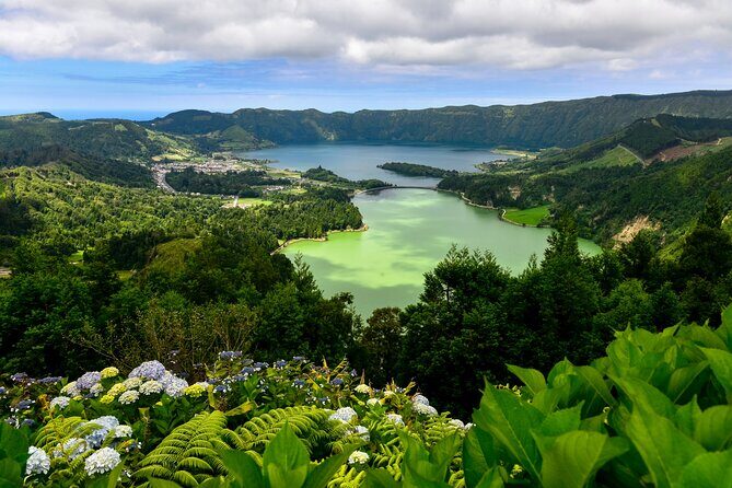 Day tour to the amazing Sete Cidades - Exploring the Wonders of Sete Cidades: A Detailed Review