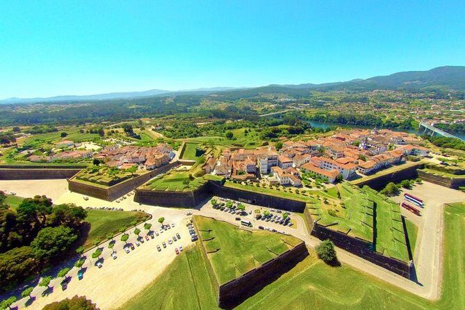 Day Trip from Porto to Santiago de Compostela and Valença - Exploring the Itinerary in Detail