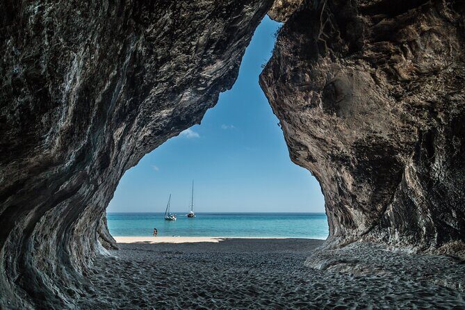 Day trip in the Gulf of Orosei Cala Mariolu - Key Points