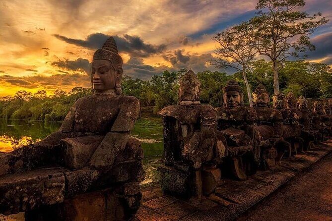 Day trip Phnom Penh to Siem Reap & Return back - Exploring the Temples: A Detailed Look