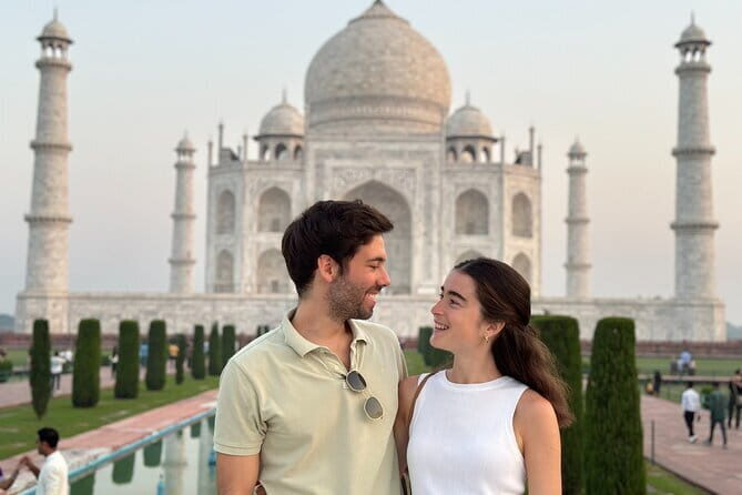 Day Trip Taj Mahal, Agra Fort & Baby Taj Tour from Delhi by Car - An In-Depth Look at the Day Trip Experience