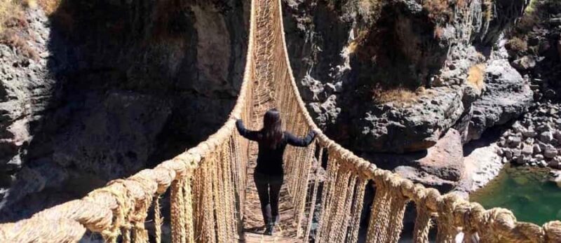 Day trip through the Q'eswachaka Bridge and the 4 Lagoons - Key Points