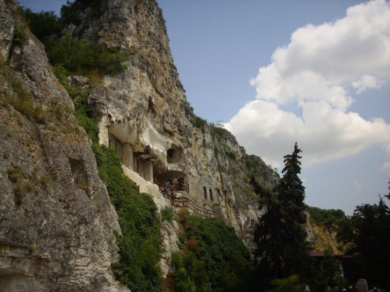 Day Trip to Bulgaria and Veliko Tarnovo from Bucharest - The Highlights: Why They Matter