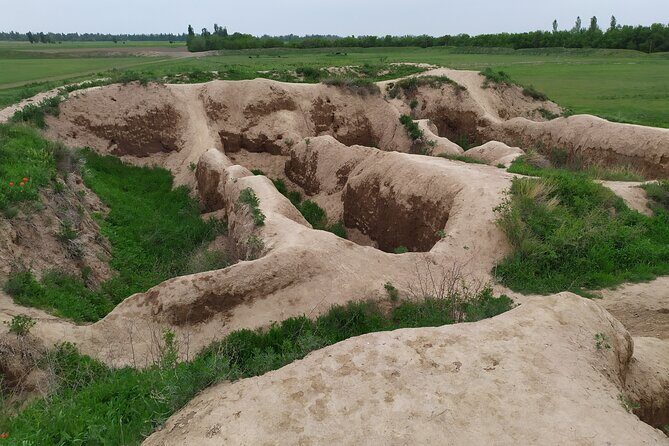 Day trip to Burana Tower plus hiking to waterfall and hot springs of Issyk-Ata - The Sum Up