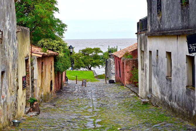 Day Trip to Colonia from Montevideo - Exploring the Charm of Colonia del Sacramento on a Day Trip from Montevideo