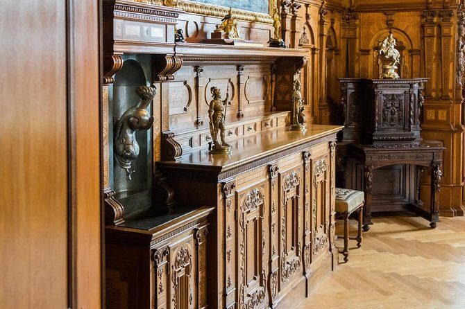 Day trip to Dracula's Castle, Peles Castle and Medieval Brasov - A Closer Look at the Experience