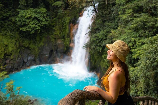 Day trip to Rio Celeste from San José - A Close Look at the Rio Celeste Tour Experience