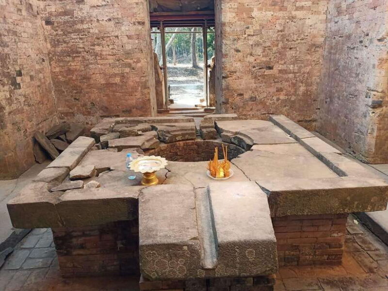 Day Trip to Sambor Preikuk, Kuhak Nokor & Spider Market - Key Points