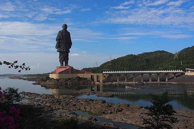 Day Trip to Statue of Unity (Guided Full Day Sightseeing Tour from Vadodara) - Transportation and Comfort