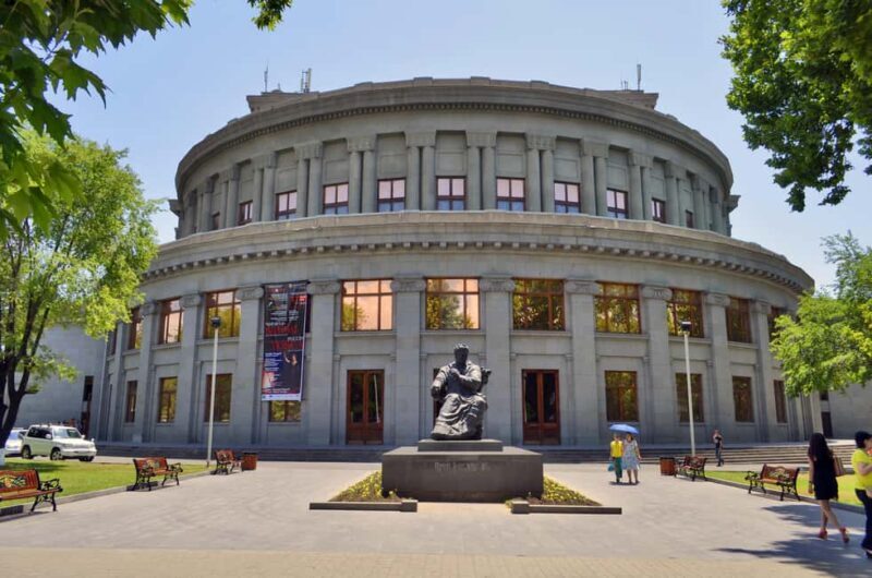 Day trip: Yerevan Sightseeing, St. Echmiadzin, Zvartnots - FAQ