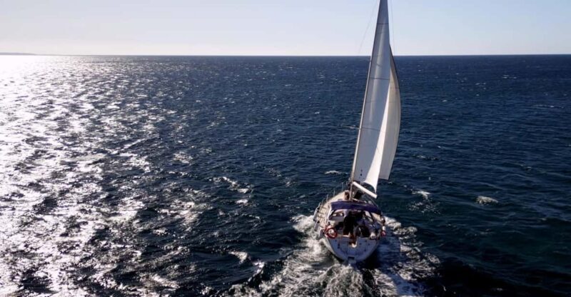 Daytime Sailing Adventure near Lagos and Luz! - Key Points