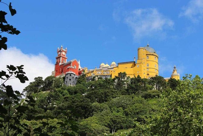 Daytrip from Lisbon to Sintra+Cascais-Large groups up to 10 pax - Key Points
