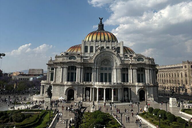 DE Mexico CD Walking Tour with Local Guide and Bilingual - A Closer Look at the Mexico City Walking Tour