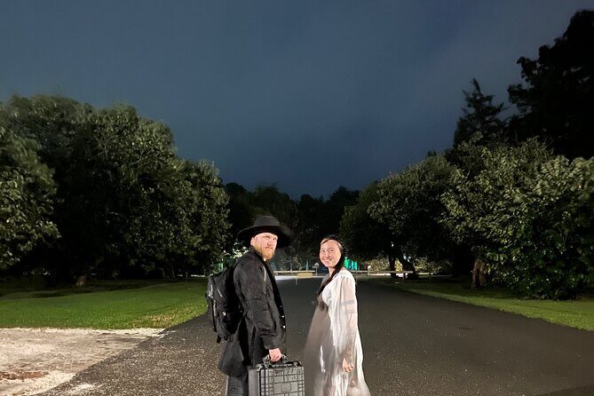 Dead Of Night Ghost Tour in Williamsburg / PARANORMAL EQUIPMENT - An In-Depth Look at the Dead of Night Ghost Tour in Williamsburg