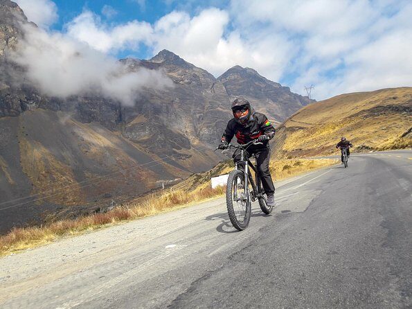 Death Road By Full Suspension Bike - Full Day - English Speaking Guide - Is This Tour Worth It?