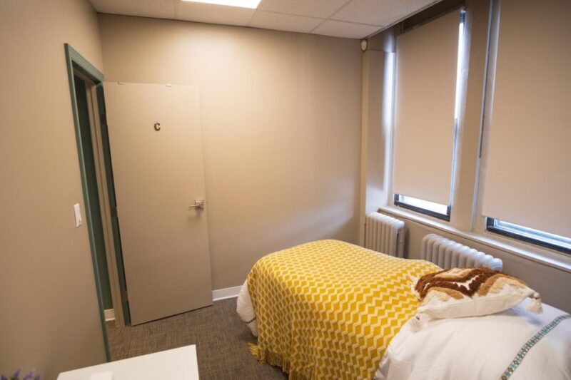 Deep Tissue Massage Therapy NYC - 60 mins - Breaking Down the Experience