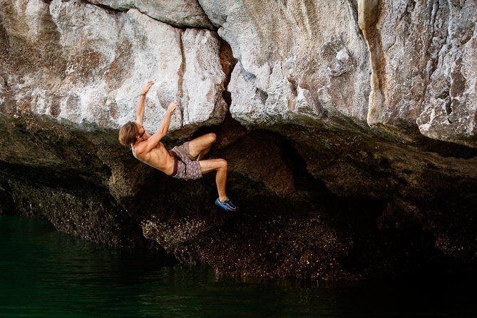 Deep Water Solo - Location and Setting