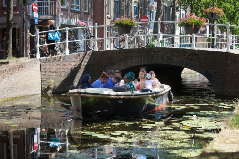 Delft: Open Boat Canal Cruise with Skipper - Key Points