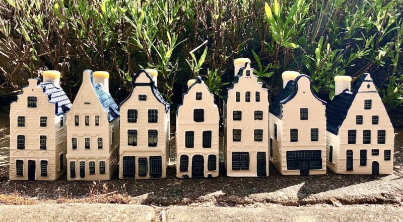 Delft: Private Historical and Cultural Guided Walking Tour - Authentic Encounters and Hidden Gems