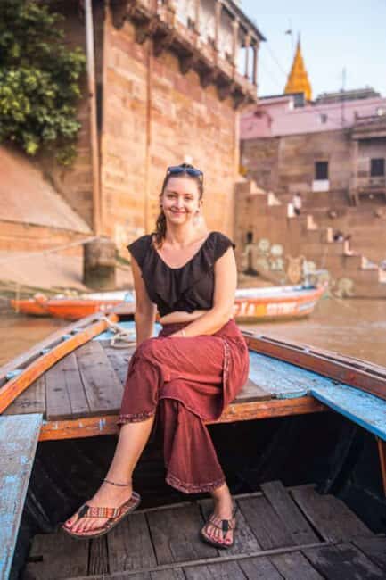 Delhi: 1 Day Varanasi Tour with Flight & Sacred Boat Ride - Discover Varanasi in a Single Day: A Practical and Rewarding Tour