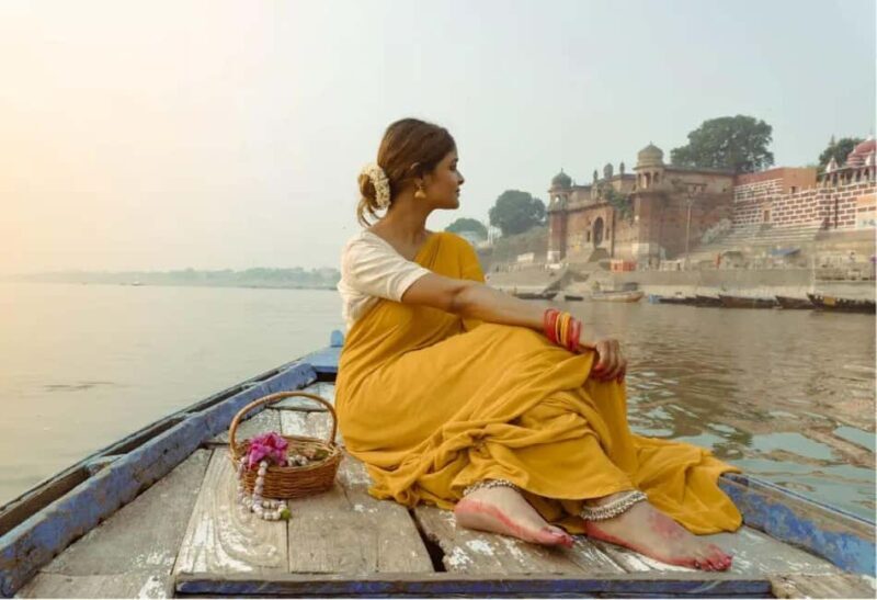 Delhi: 1 Day Varanasi Tour with Flight & Sacred Boat Ride - Authentic Experiences You Can Expect
