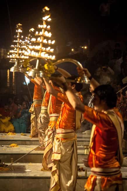 Delhi: 1 Day Varanasi Tour with Flight & Sacred Boat Ride - FAQ