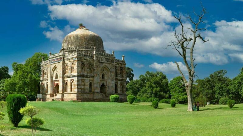 Delhi: 3Day Deluxe Golden Triangle with Luxury car & 5* Stay - Exploring the Best of India in Style: The 3-Day Deluxe Golden Triangle Tour