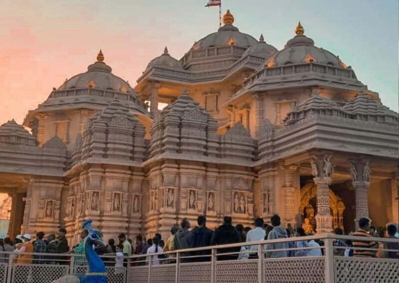 Delhi: Akshardham Temple Guided Walking Tour with a Local - Key Points