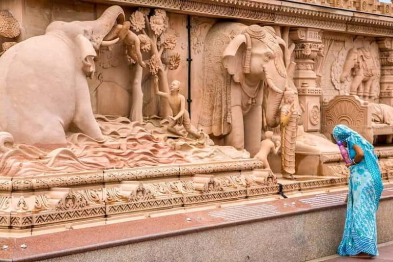 Delhi: Akshardham Temple Tour with Water & Light Show by Car - Frequently Asked Questions