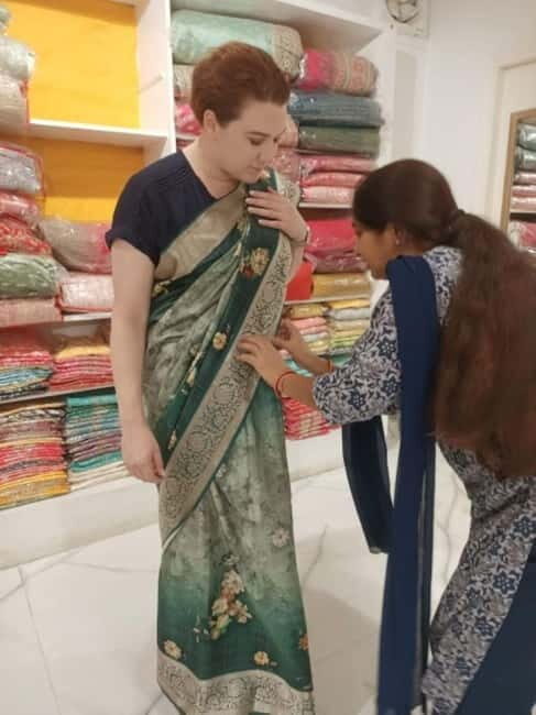 Delhi: Customized Shopping Tour with Female Consultant - Who Will Love This Tour?