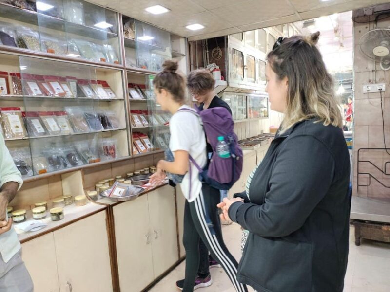 Delhi: Customized Shopping Tour with Female Consultant - FAQ