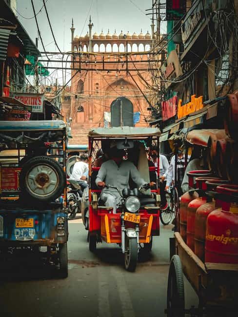 Delhi: Full-Day New & Old Delhi Tour with German Guide - Discover Delhi: Full-Day New & Old Delhi Tour with German Guidance