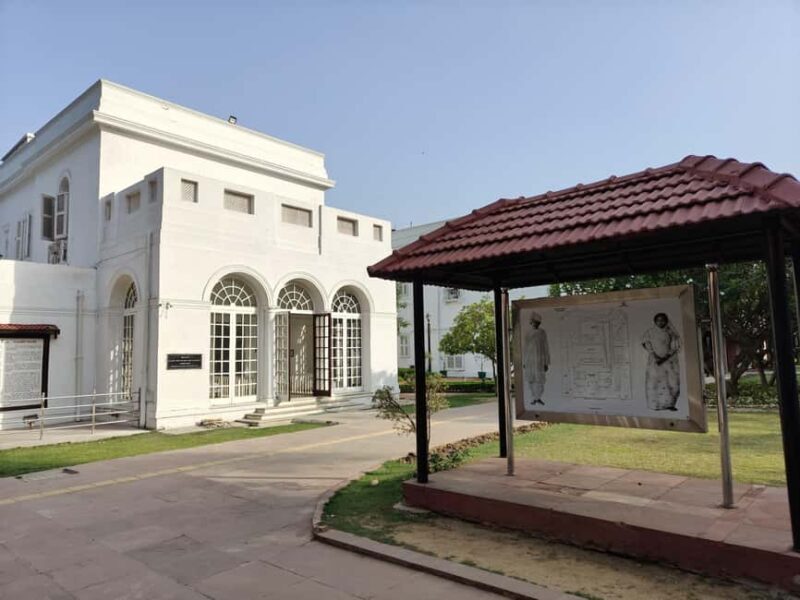 Delhi: Full-Day New & Old Delhi Tour with German Guide - Final Thoughts