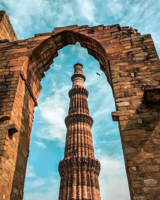 Delhi: Guided Tour of Top Sites with Private Car & Meal - Key Points