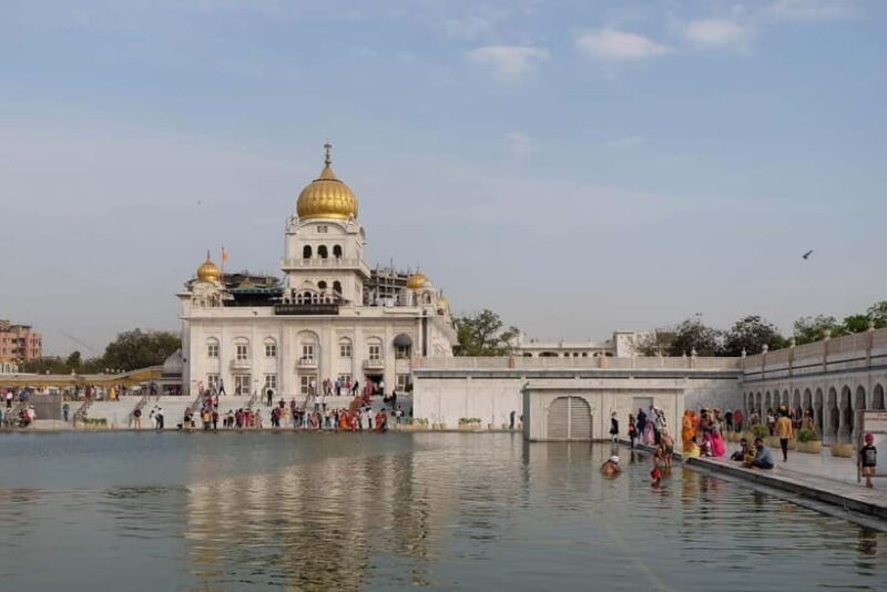 Delhi: Gurudwara Bangla Sahib Tour with Langar Meal - Exploring Delhi’s Spiritual Gem: Gurudwara Bangla Sahib with Langar Meal