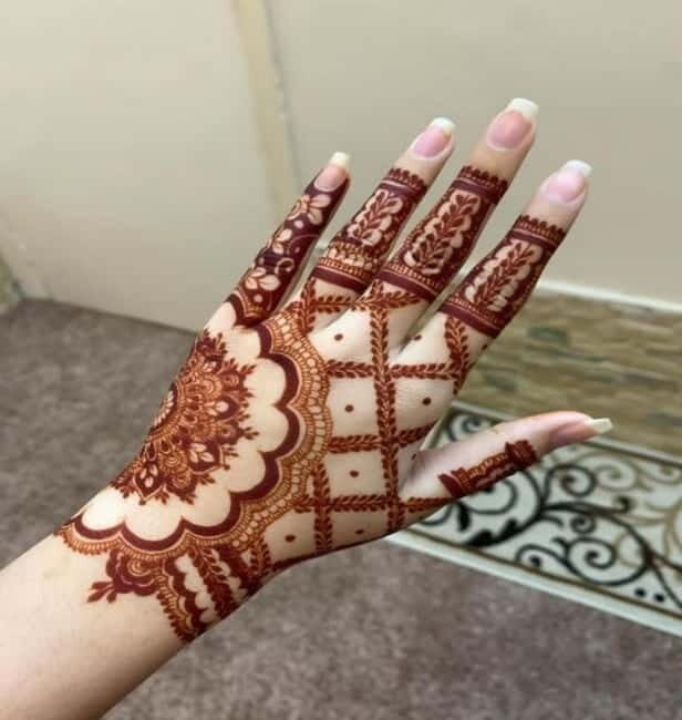 Delhi: Henna Art Workshop with Local Artist - Experience the Art of Henna in Delhi