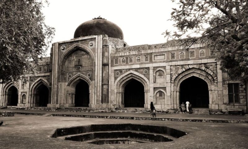 Delhi: Mehrauli with Some Prominent Sites Walk Tours - A Deep Dive into the Mehrauli Walk Tour