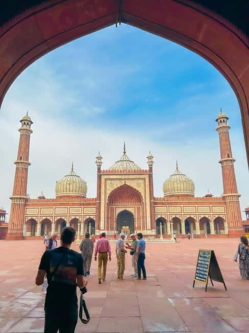 DELHI: NEW AND OLD SELF ITINERARY FULL DAY OR HALF DAY TOUR - Key Points