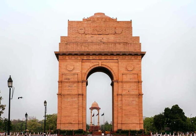 Delhi: Old and New Delhi City Private Guided Day Tour by car - Key Points