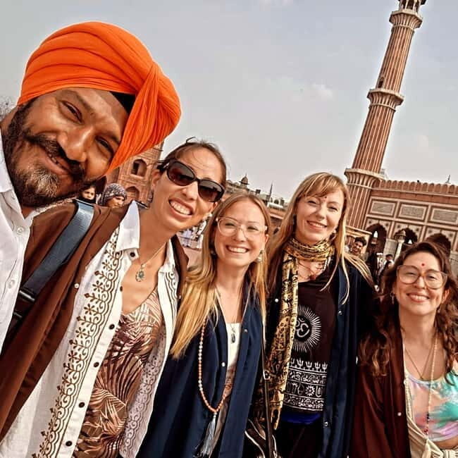 Delhi: Old and New Delhi Private Full or Half-Day Tour - Exploring Old Delhi: Red Fort, Jama Masjid, and Markets