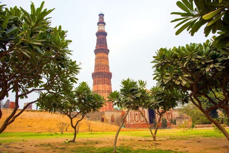 Delhi: Old and New Delhi Private Guided Tour - Detailed Breakdown of the Itinerary